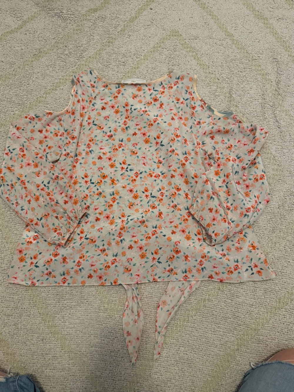 Amanda Uprichard 100% Silk Floral Cold Shoulder Tie Front Blouse Medium - Picture 4 of 4